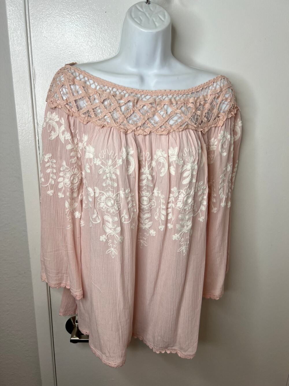 Curations Women's Embroidered Lace Trim Blouse Pale Pink White ~ Size M